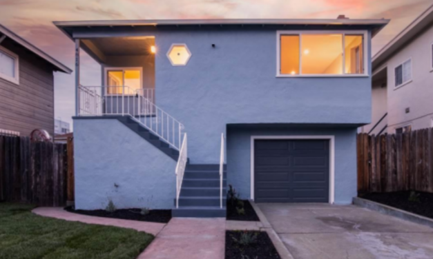 Consumer  Confidence  Reaches  Decade  Low