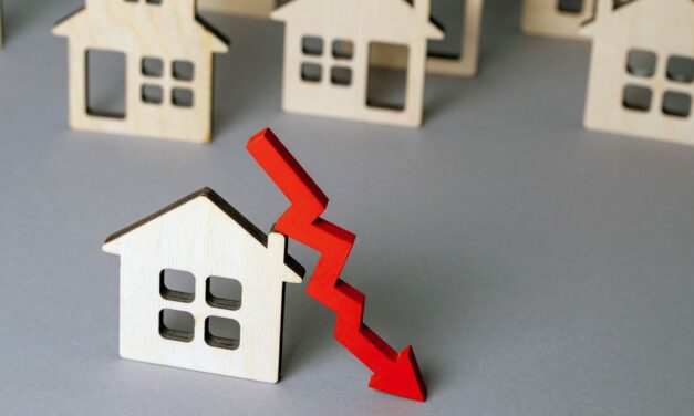 Home Prices Fall for First Time in Three Years